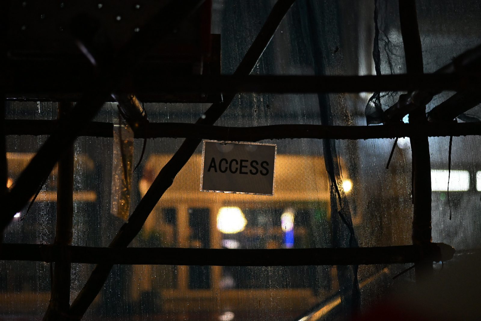 Street Photography on a Rainy Night