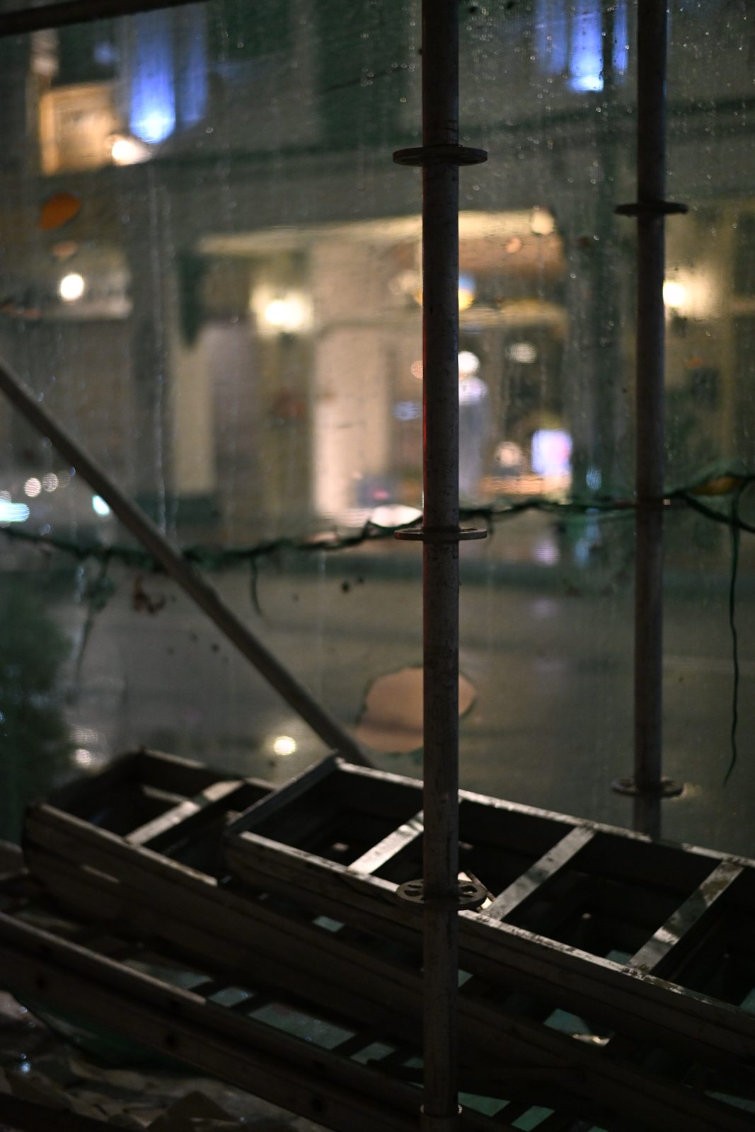 Street Photography on a Rainy Night