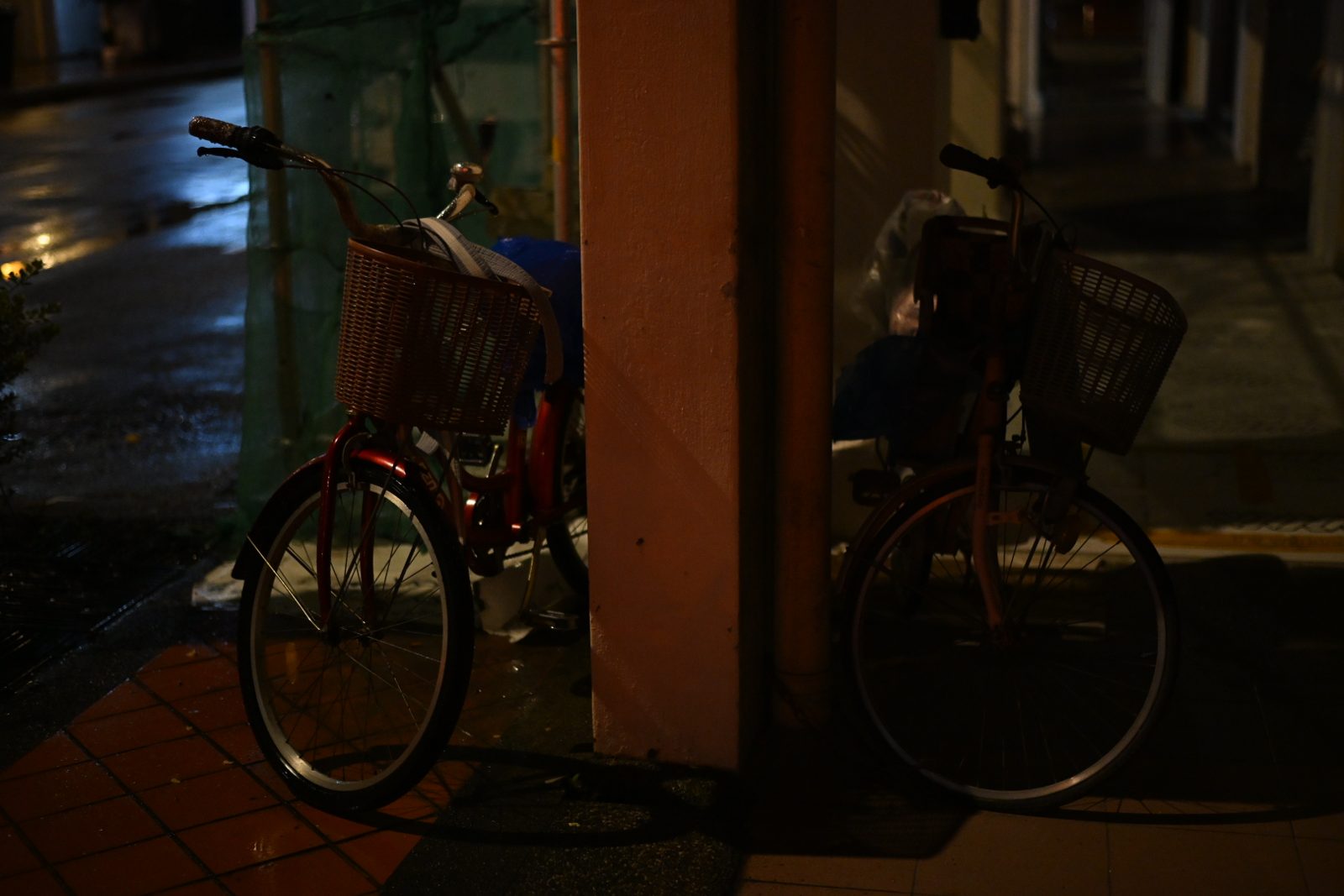 Street Photography on a Rainy Night